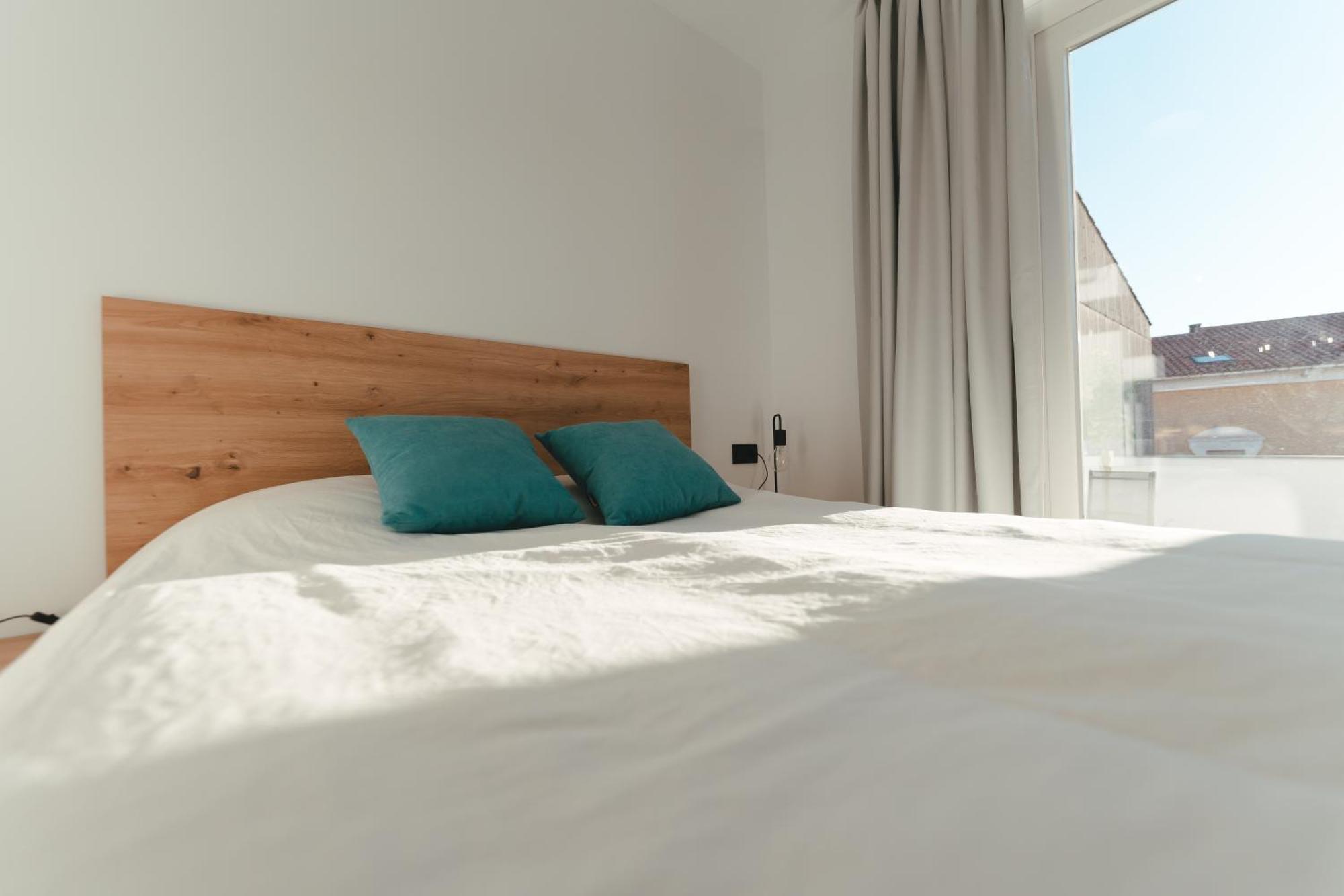 Macarena Suites Caces Εξωτερικό φωτογραφία