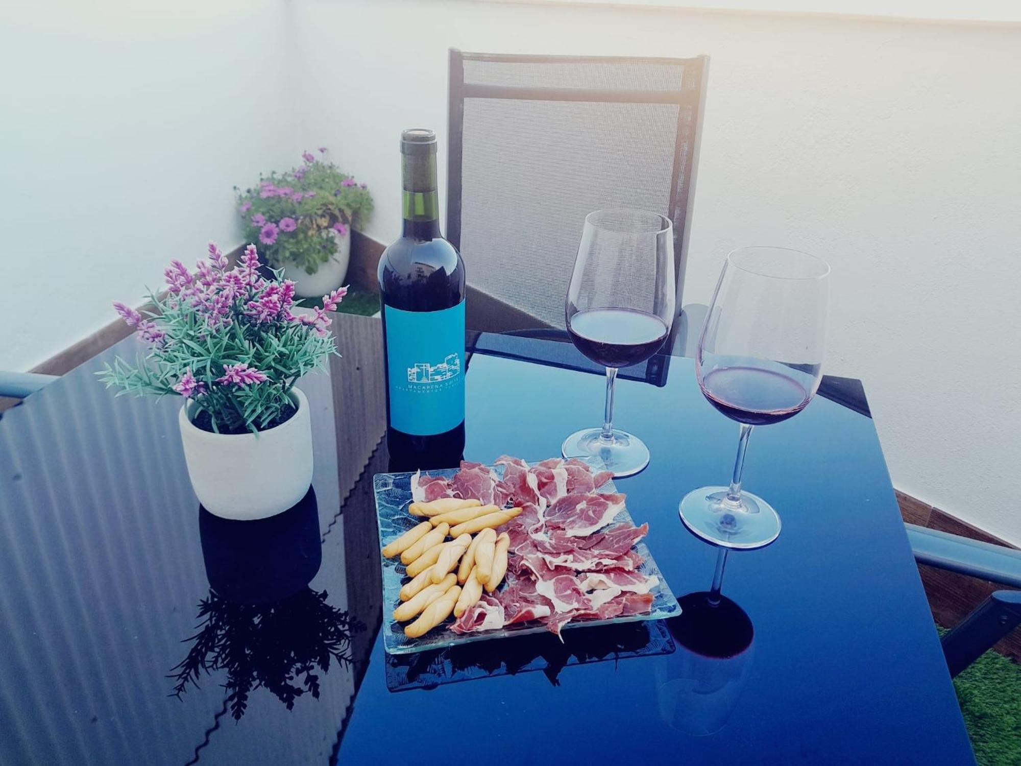 Macarena Suites Caces Εξωτερικό φωτογραφία